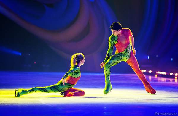 Kim Navarro und Brent Bommentre bei Holiday on Ice – FESTIVAL