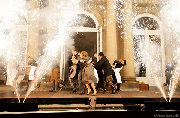 Thomas Borchert und Lucy Scherer beim Preview des neuen Stage Entertainment Musicals REBECCA auf dem Schlossplatz in Stuttgart