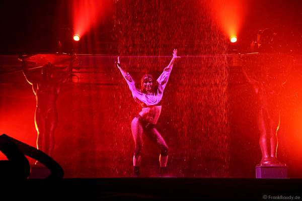 Wassertanz und Wassershow zur Filmmusik aus Flashdance bei Dancing Las Vegas von DJ Bobo – Weltpremiere