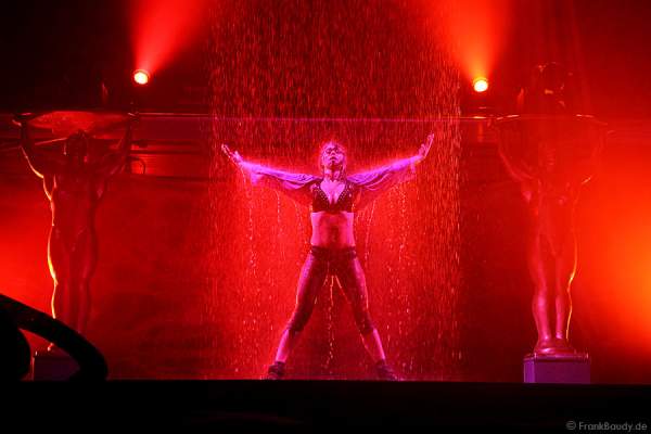 Wassertanz und Wassershow zur Filmmusik aus Flashdance bei Dancing Las Vegas von DJ Bobo – Weltpremiere
