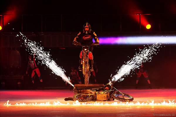 Holiday on Ice – SPEED