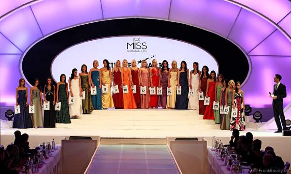 Die 23 Teilnehmerinnen der Miss Germany 2012 Wahl im Europa-Park in Rust