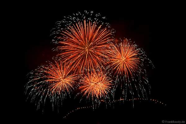 Feuerwerk bei der Sonnwendfeier Oensingen 2012 in der Schweiz