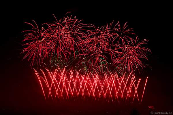Feuerwerk bei der Sonnwendfeier Oensingen 2012 in der Schweiz
