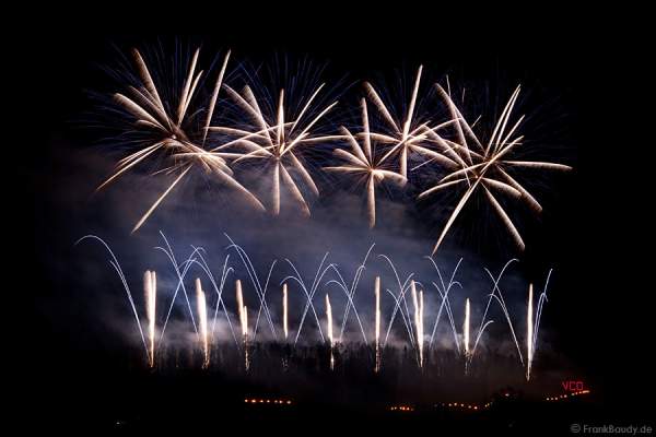 Feuerwerk bei der Sonnwendfeier Oensingen 2012 in der Schweiz
