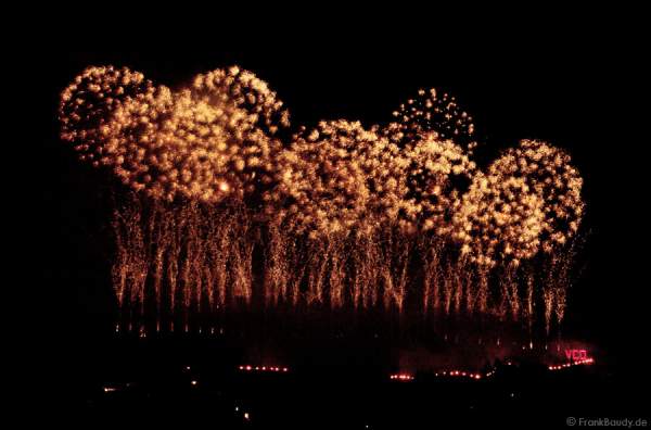 Feuerwerk bei der Sonnwendfeier Oensingen 2012 in der Schweiz