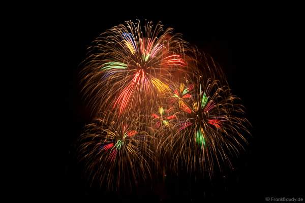 Feuerwerk bei der Sonnwendfeier Oensingen 2012 in der Schweiz