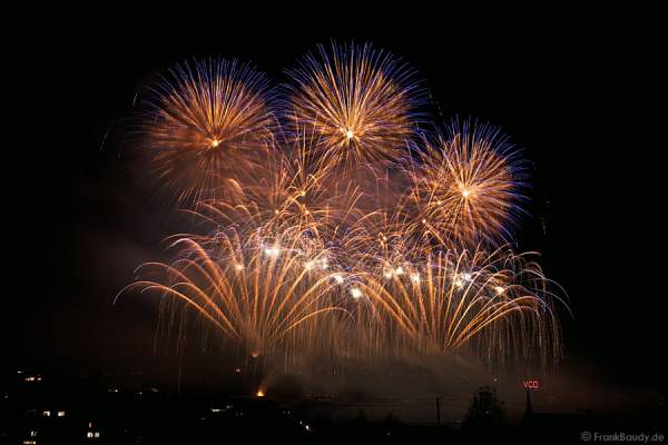 Feuerwerk bei der Sonnwendfeier Oensingen 2012 in der Schweiz