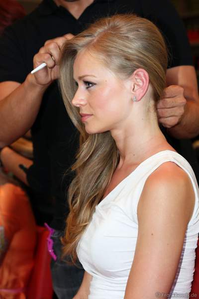 Natalia Prokopenko Backstage bei den Vorbereitungen