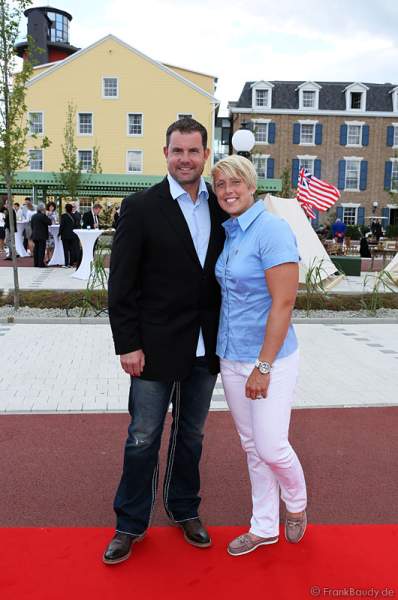 Speerwerferin Christina Obergföll und Boris Henry  bei der Eröffnung des neuen 4-Sterne Superior Hotels Bell Rock im Europa-Park am 12. Juli 2012