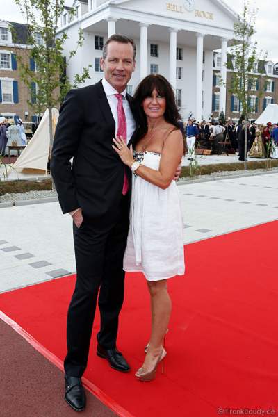 Boxweltmeister Henry Maske und Ehefrau Manuela Maske  bei der Eröffnung des neuen 4-Sterne Superior Hotels Bell Rock im Europa-Park am 12. Juli 2012