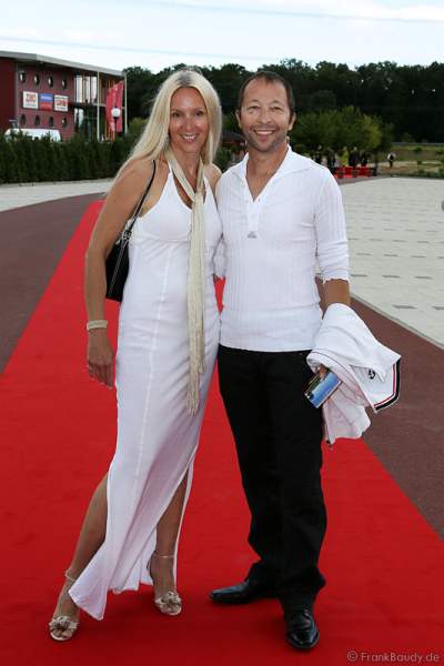 DJ BoBo mit seiner Ehefrau Nancy  bei der Eröffnung des neuen 4-Sterne Superior Hotels Bell Rock im Europa-Park am 12. Juli 2012