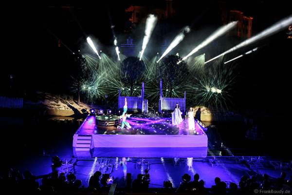 Wassershow mit Künstlern bei der Eröffnung des neuen 4-Sterne Superior Hotels Bell Rock im Europa-Park am 12. Juli 2012