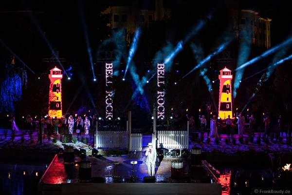 Wassershow mit Künstlern bei der Eröffnung des neuen 4-Sterne Superior Hotels Bell Rock im Europa-Park am 12. Juli 2012