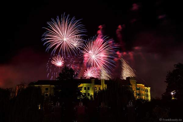 Feuerwerk bei der Eröffnung des neuen 4-Sterne Superior Hotels Bell Rock im Europa-Park