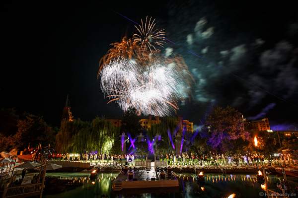 Feuerwerk bei der Eröffnung des neuen 4-Sterne Superior Hotels Bell Rock im Europa-Park