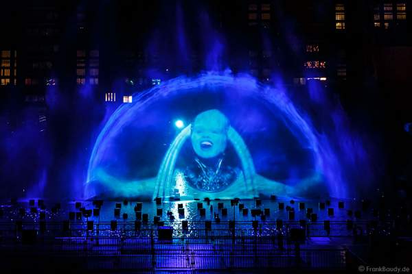 Wassershow in der Autostadt Wolfsburg 2012 im alten Hafen vor altem VW-Kraftwerk