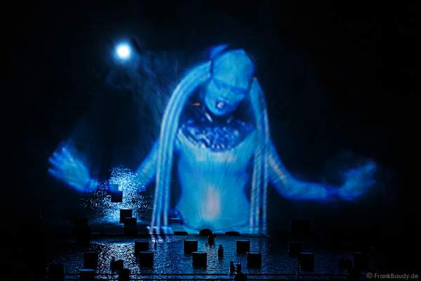 Wassershow in der Autostadt Wolfsburg 2012 im alten Hafen vor altem VW-Kraftwerk