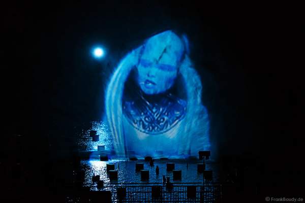 Wassershow in der Autostadt Wolfsburg 2012 im alten Hafen vor altem VW-Kraftwerk