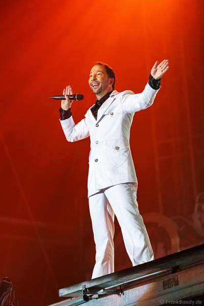 DJ BoBo