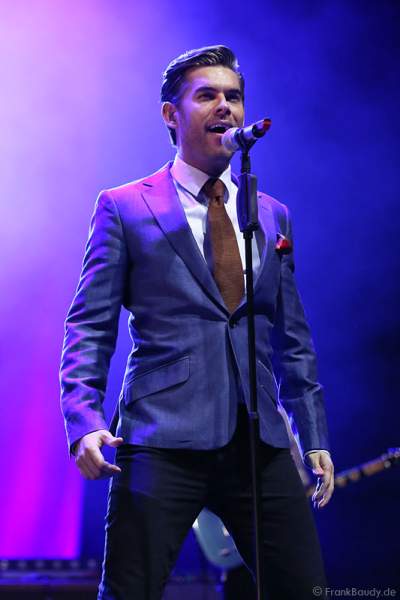 Mike Crawshaw  beim Konzert mit The Overtones am 18. Februar 2013 in der Jahrhunderthalle Frankfurt