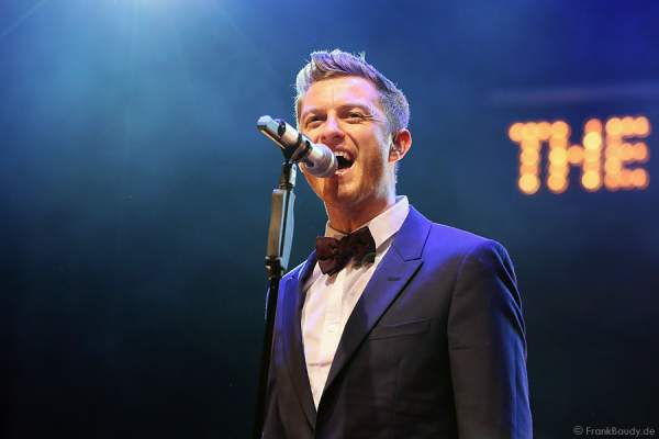 Timmy Matley, Sänger der Band THE OVERTONES beim Konzert in der Jahrhunderthalle Frankfurt
