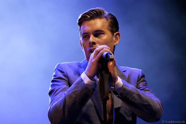 Mike Crawshaw beim Konzert mit The Overtones am 18. Februar 2013 in der Jahrhunderthalle Frankfurt