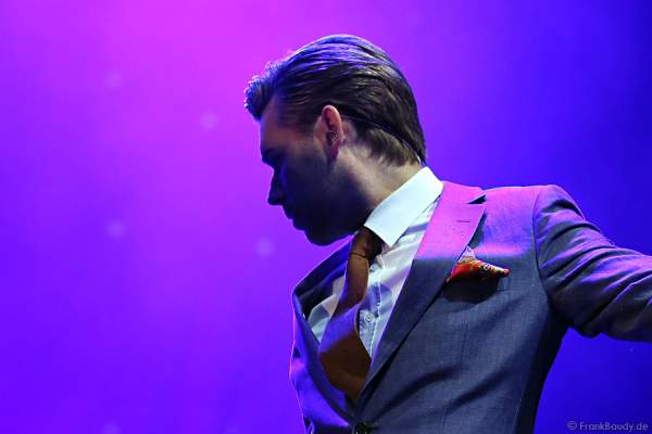 Mike Crawshaw beim Konzert mit The Overtones am 18. Februar 2013 in der Jahrhunderthalle Frankfurt