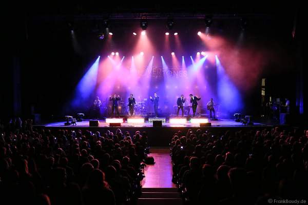 Lachie Chapman, Mike Crawshaw, Darren Everest, Mark Franks und Timmy Matley von The Overtones