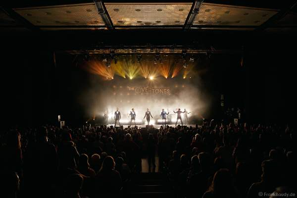 Lachie Chapman, Mike Crawshaw, Darren Everest, Mark Franks und Timmy Matley von The Overtones