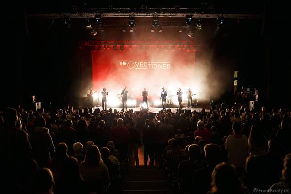 Lachie Chapman, Mike Crawshaw, Darren Everest, Mark Franks und Timmy Matley von The Overtones