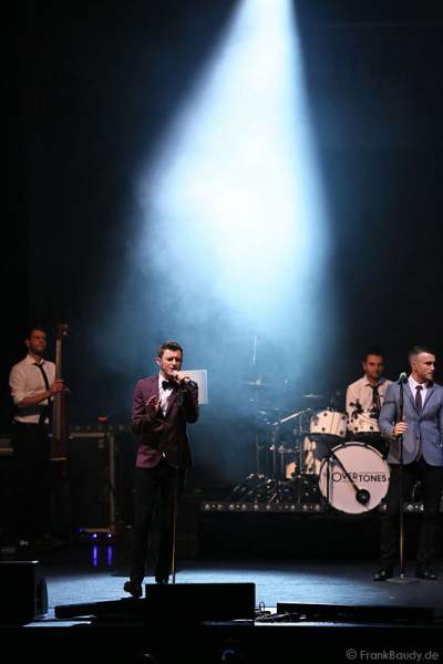 Timmy Matley beim Konzert mit The Overtones am 18. Februar 2013 in der Jahrhunderthalle Frankfurt