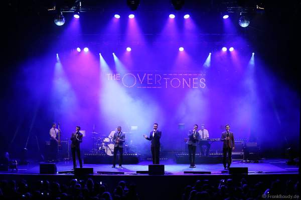 Lachie Chapman, Mike Crawshaw, Darren Everest, Mark Franks und Timmy Matley von The Overtones