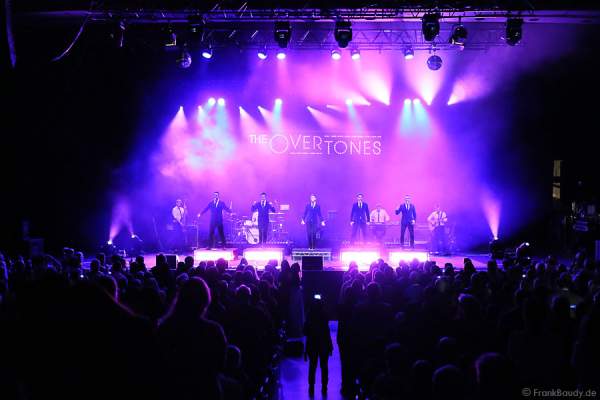 Lachie Chapman, Mike Crawshaw, Darren Everest, Mark Franks und Timmy Matley von The Overtones