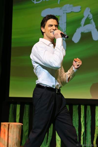 Hauptdarsteller Gian Marco Schiaretti bei Disneys Musical TARZAN in Stuttgart