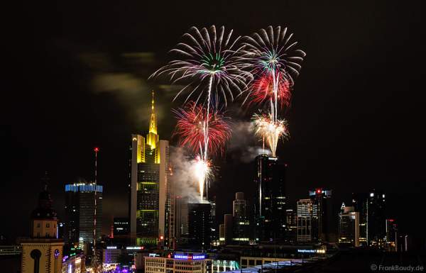 Wolkenkratzer Festival Feuewerk