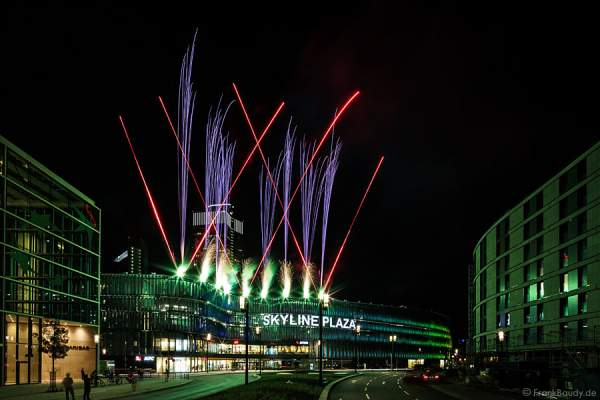 Feuerwerk Eröffnungsfeier Skyline Plaza im Europaviertel-Frankfurt 2013