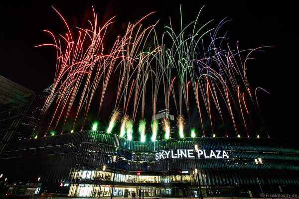 Feuerwerk Eröffnungsfeier Skyline Plaza im Europaviertel-Frankfurt 2013