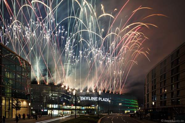 Feuerwerk Eröffnungsfeier Skyline Plaza im Europaviertel-Frankfurt 2013