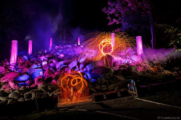 Feuershow von Project PQ bei Felsenmeer in Flammen 2013