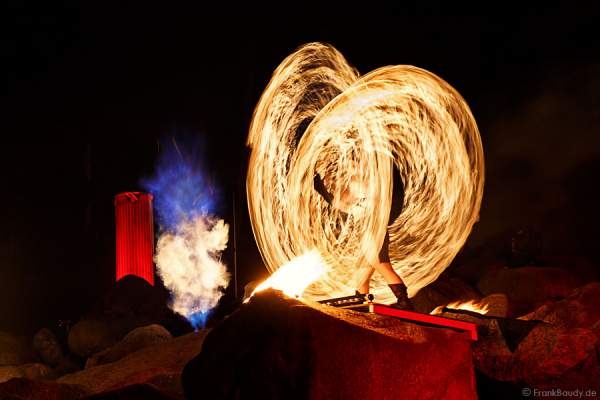 Feuershow von Project PQ bei Felsenmeer in Flammen 2013