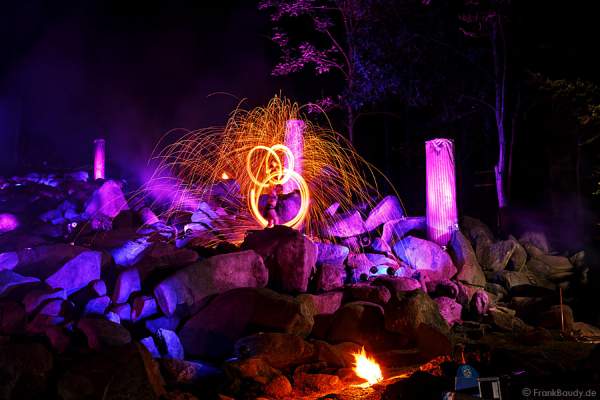 Feuershow von Project PQ bei Felsenmeer in Flammen 2013