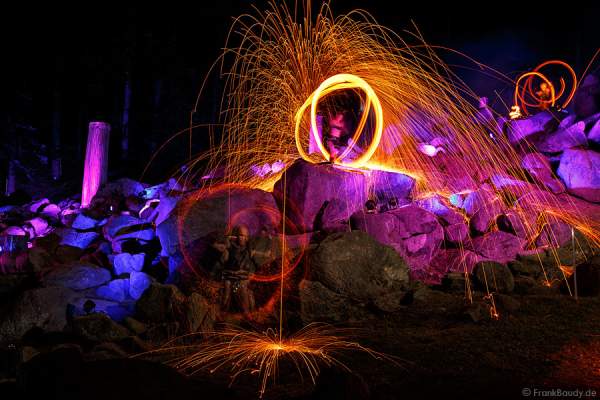 Feuershow von Project PQ bei Felsenmeer in Flammen 2013