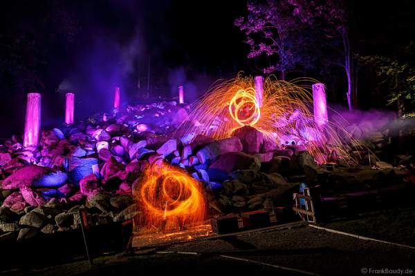 Feuershow von Project PQ bei Felsenmeer in Flammen 2013