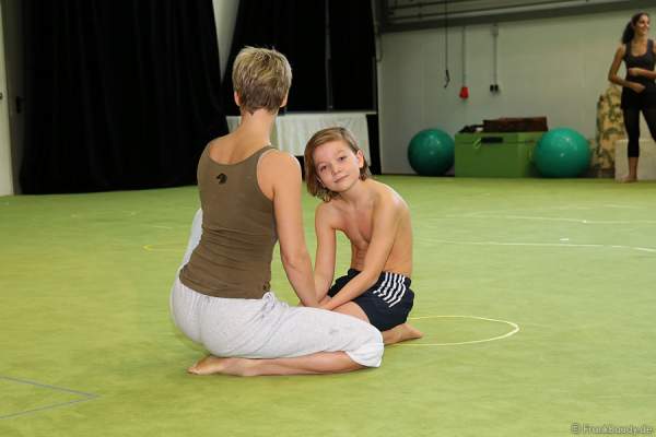 Simon Vollmer bei den Proben zu Disneys Musical TARZAN im Stage Apollo Theater Stuttgart