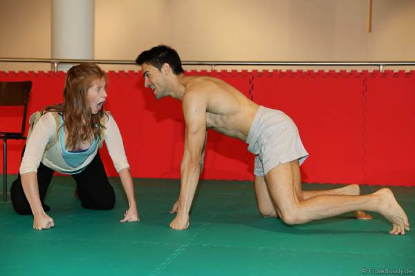 Merle Hoch und Gian Marco Schiaretti bei den Proben zu Disneys Musical TARZAN im Stage Apollo Theater Stuttgart