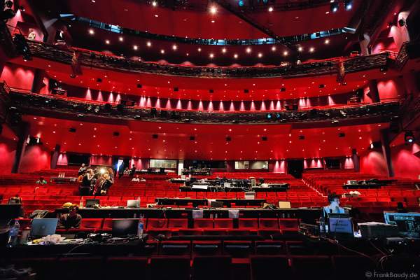 Der Saal des Stage Apollo Theater bei den Vorbereitungen zu dem Musical Tarzan in Stuttgart