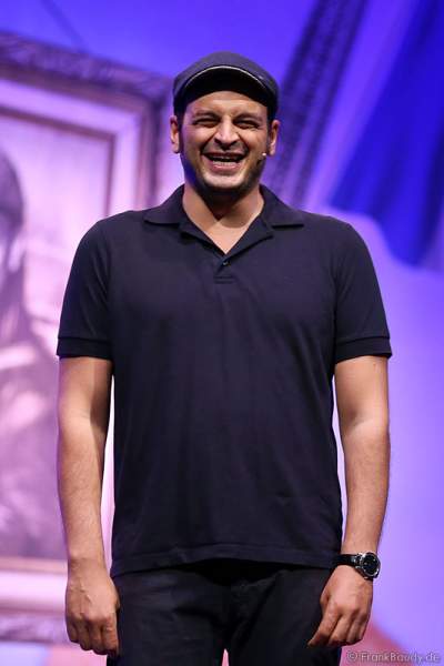 Kaya Yanar bei seiner Show Around the World