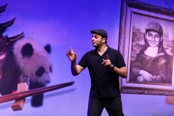 Kaya Yanar bei seiner Show Around the World