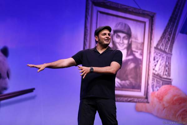 Kaya Yanar bei seiner Show Around the World